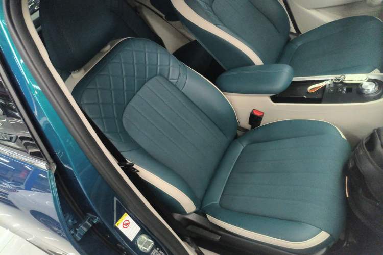 Used ORA Good Cat 2022 400km Standard Range Luxury Version Lithium Iron Phosphate
