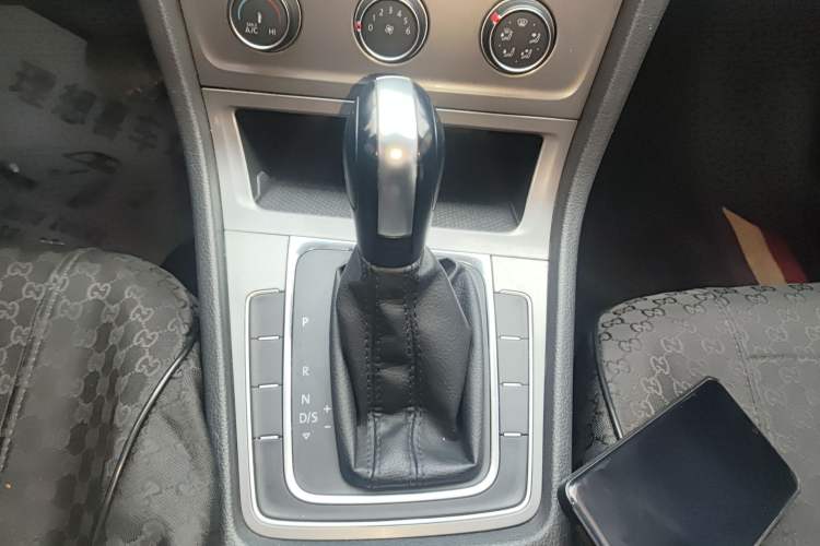 Used Volkswagen Golf 2016 1.6L Automatic Fashion Model