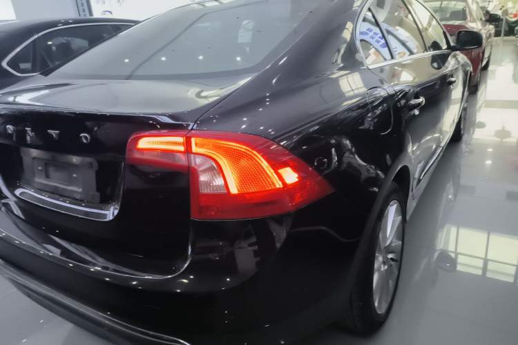 Used Volvo S60 2016 S60L T4 Zhiyuan Edition
