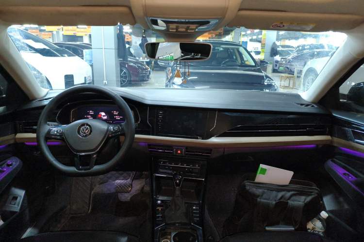 Used Volkswagen Passat 2019 330TSI Luxury Edition China VI Standard
