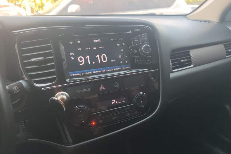 Used Mitsubishi Outlander 2016 2.0L Two-Wheel Drive Value Edition 5 Seats