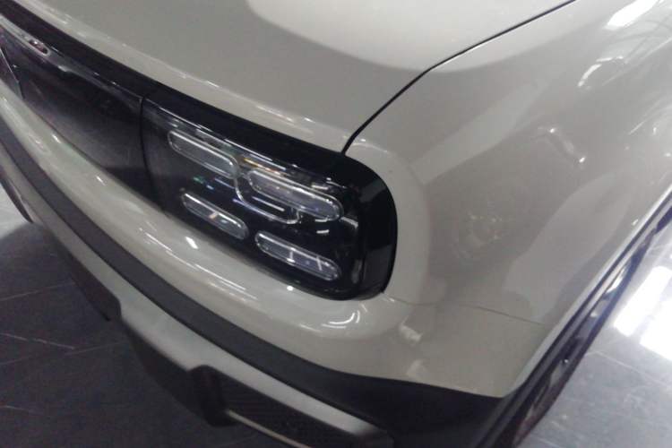 Used Baojun Spark EUV 
