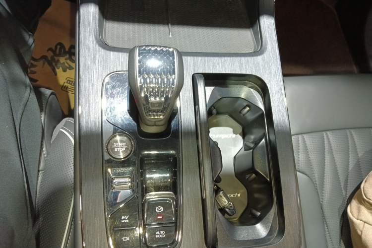 Used GAC Trumpchi GS8 2022 Dual-Engine Series 2.0TM Two-Wheel Drive Prestige Edition (7 Seats)
