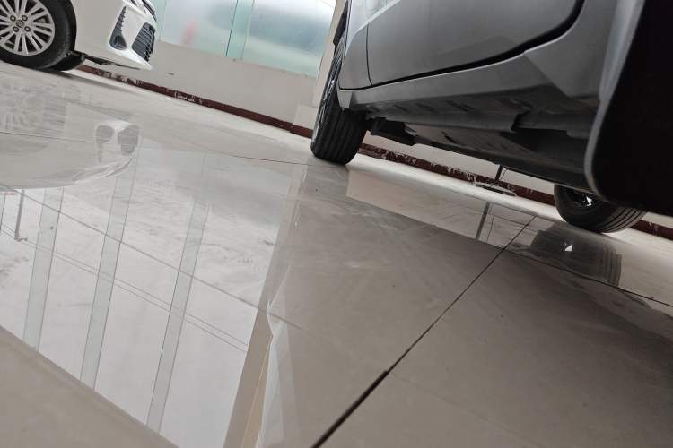 Used Toyota IZOA 2018 2.0L Yichi Version China VI Standard
