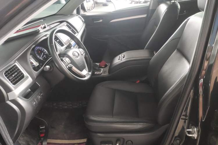 Used Toyota Highlander 2018 2.0T Four-Wheel Drive Luxury Version 7 Seats China VI Standard
