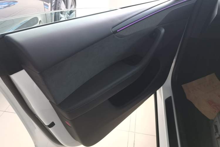 Used Tesla Model Y 2025 Updated Version Long-Range All-Wheel Drive
