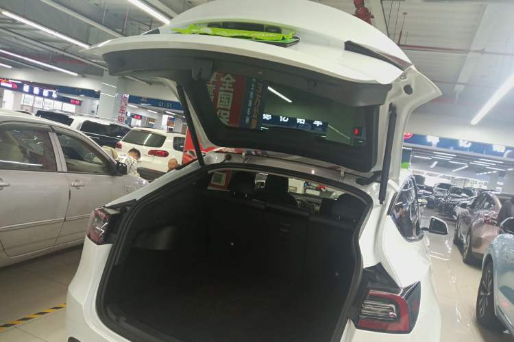 Used Tesla Model Y 2022 Rear-Wheel-Drive Version
