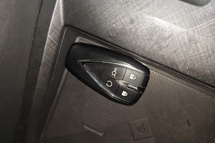 Used Changan UNI-V 2023 1.5T Prestige Model
