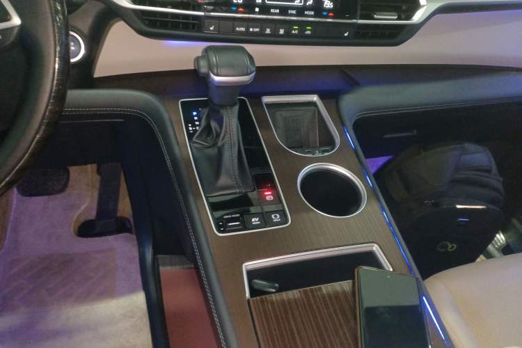 Used Toyota Sienna 2023 2.5L Hybrid Luxury Edition
