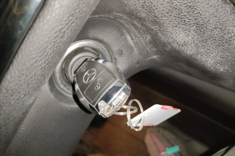 Used Mercedes-Benz R-Class 2014 R 320 4MATIC Business Model
