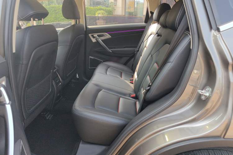 Used Geely Auto Emgrand X7 Sport 2018 1.8TD Automatic Two-Wheel Drive Smart 4G Connected Version
