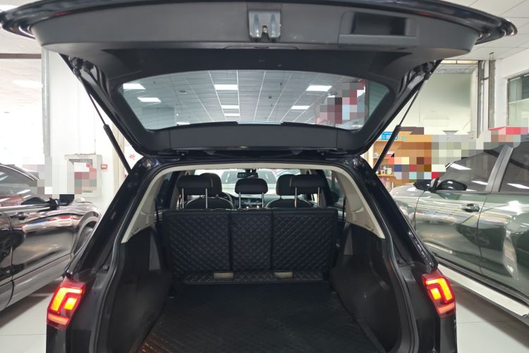 Used Volkswagen Tiguan L 2021 280TSI Automatic Two-Wheel Drive Smart Edition
