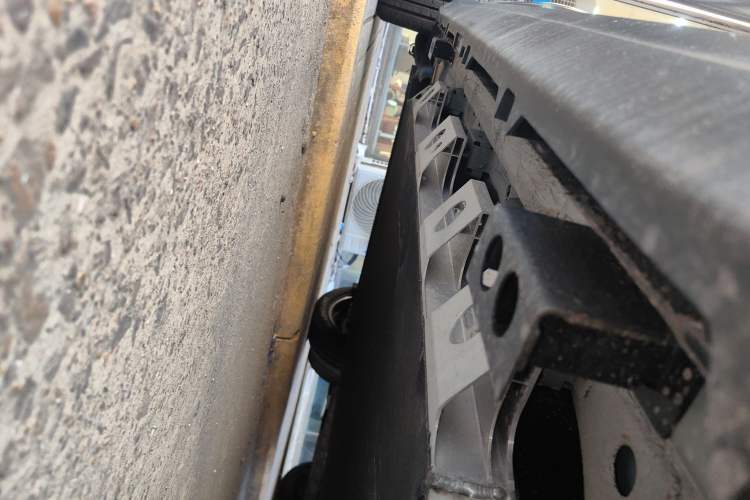 Used Cowin October 2025 Mate 410 km Surfing Edition
