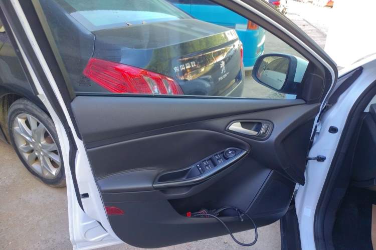 Used Ford Focus 2015 Sedan 1.6L Automatic Trend Model
