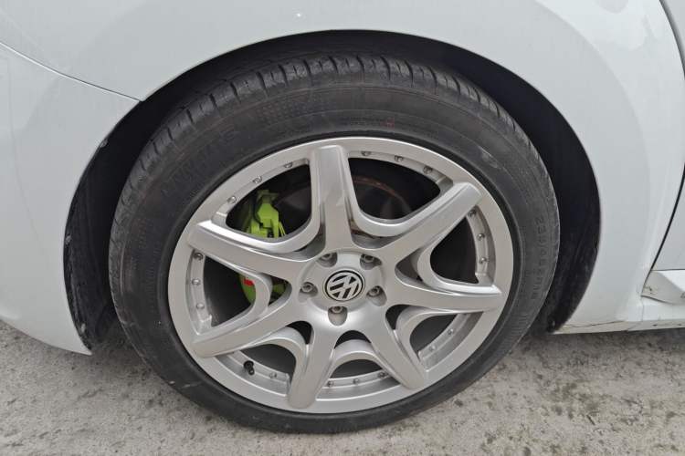 Used Volkswagen Beetle 2015 180TSI model
