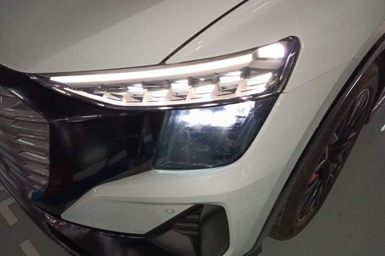 Used Audi Q5 e-tron 2022 40 e-tron Starlight Edition Mech Kit
