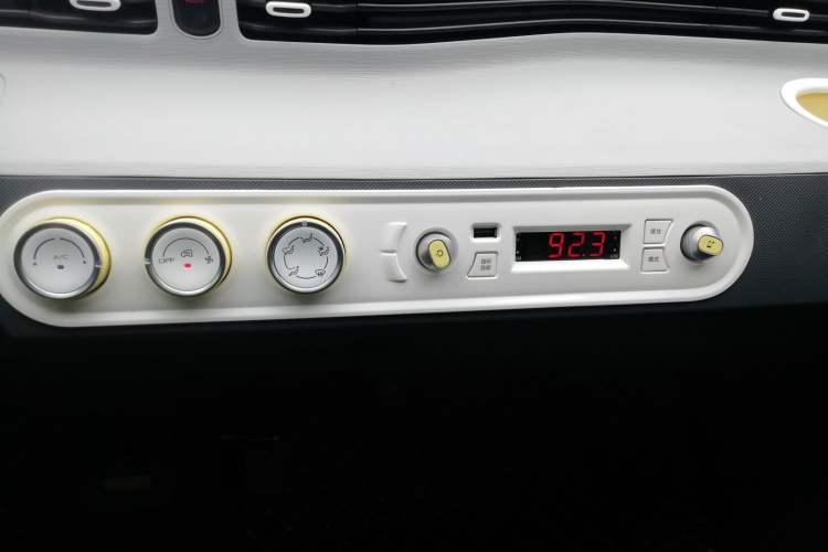 Used Wuling Hongguang MINIEV 2021 Macaron Premium Model – Lithium Iron Phosphate