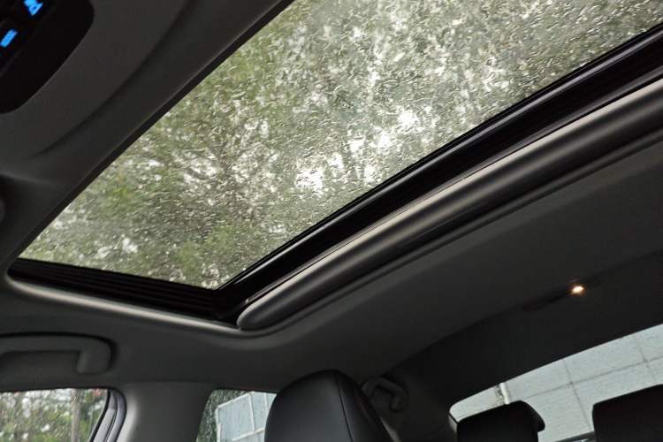 Used Toyota Camry 2021 2.0G Luxury Edition
