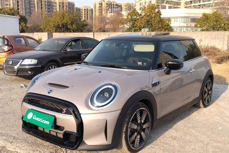 Used MINI MINI 2022 Updated 2.0T COOPER S Artist