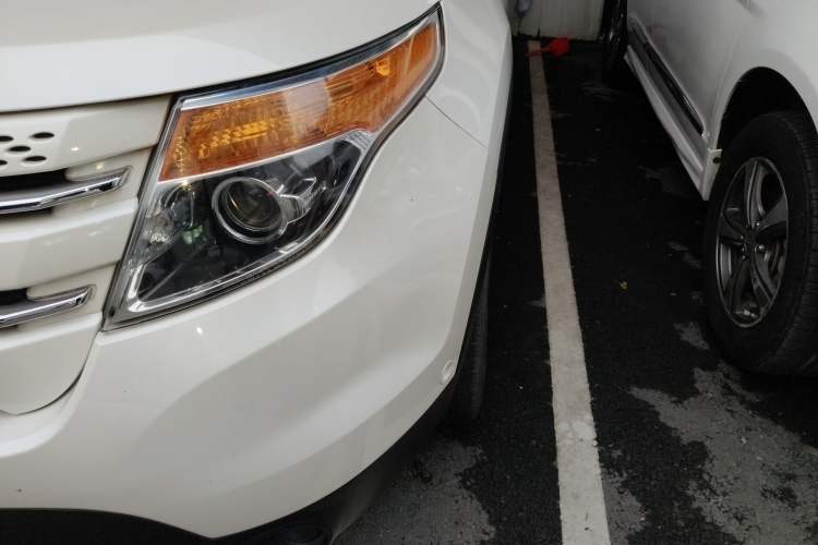 Used Ford Explorer 2013 3.5L Deluxe Model