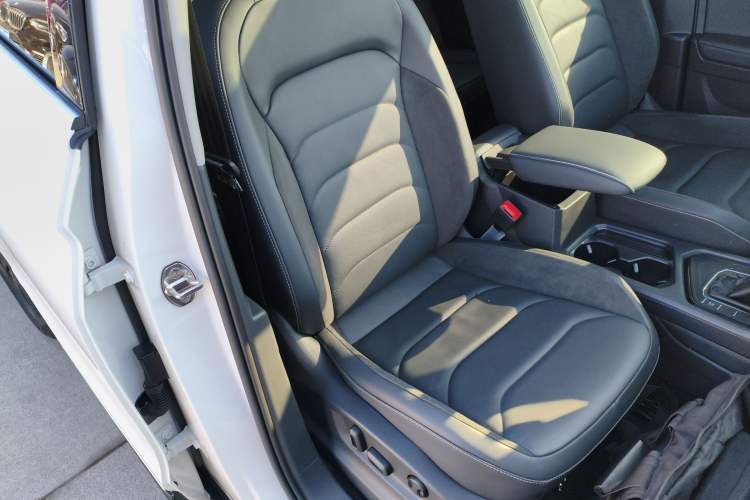 Used Volkswagen Tiguan L 2021 330TSI Automatic Two-Wheel Drive Smart Edition