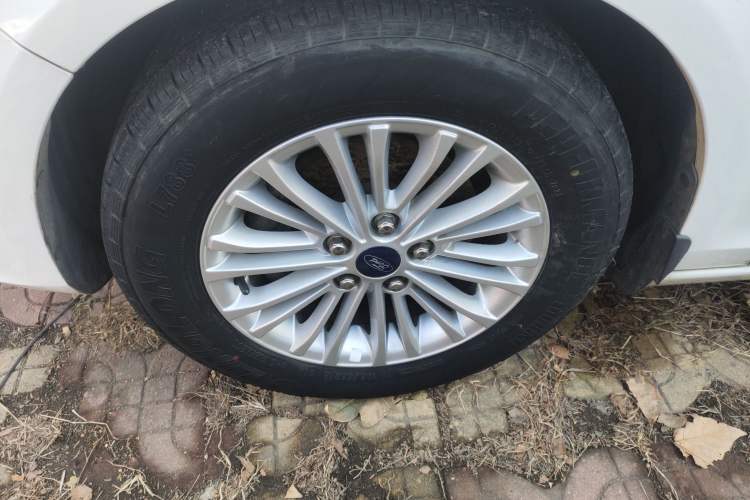 Used Ford Escort 2015 1.5L Manual Comfort Model
