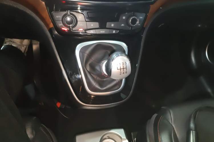 Used Haval H6 2014 Sport Version 1.5T Manual Two-Wheel Drive Elite Edition
