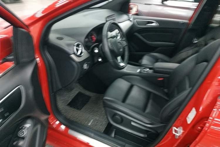 Used Mercedes-Benz B-Class 2017 B 200 Sport Edition
