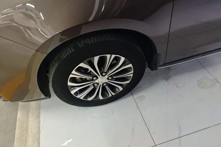 Used Buick GL8 2023 Land Executive Class Smart Enjoyment Model
