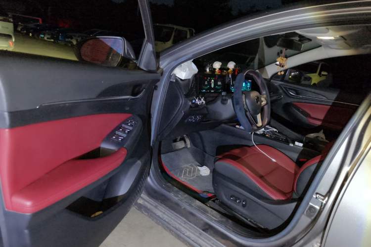 Used Changan Eado 2020 PLUS Blue Whale NE 1.4T GDI DCT Flagship Model
