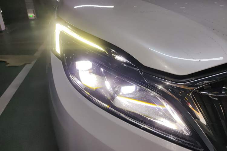 Used Buick GL8 2017 ES 28T Luxury Model China V Standard
