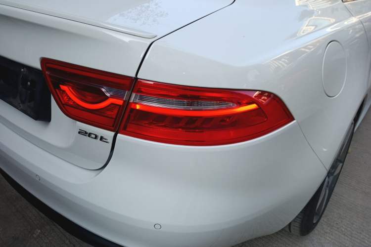 Used Jaguar XE 2015 2.0T 240 PS R-Sport