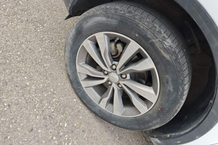 Used Geely Auto Emgrand X7 Sport 2016 2.0L Manual ZhiShang Version