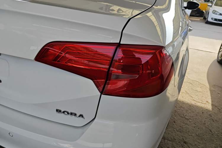 Used Volkswagen Bora 2018 1.5L Automatic Fashion Model