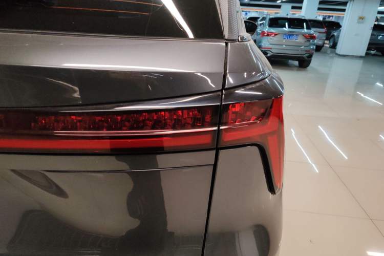 Used Changan CS75 PLUS 2024 3rd Generation Champion Edition 1.5T Intelligent Drive Dynamic Model
