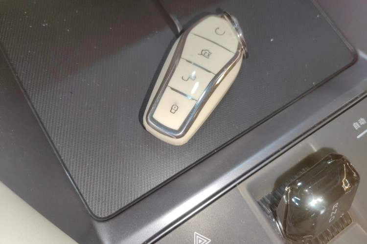 Used BYD Song PLUS New Energy 2024 HONOR Edition DM-i 110km Flagship Model
