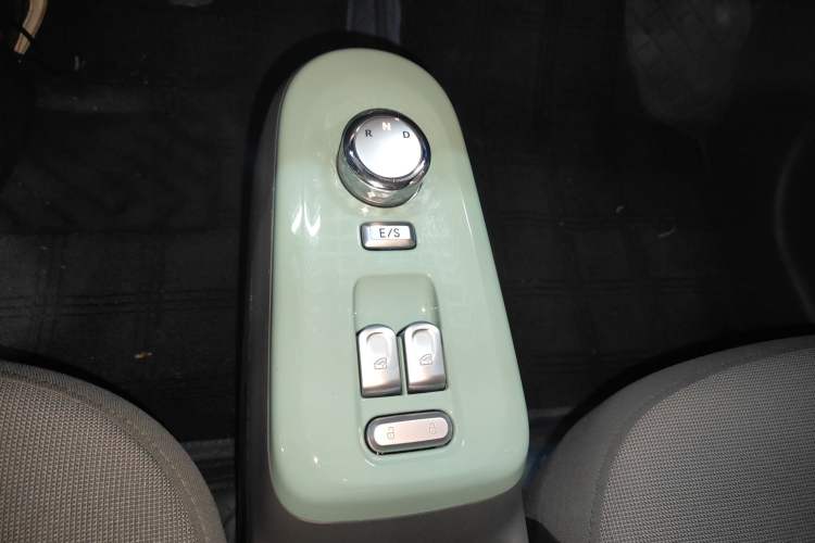 Used  Lumin 2023 301km Honey Dew Edition
