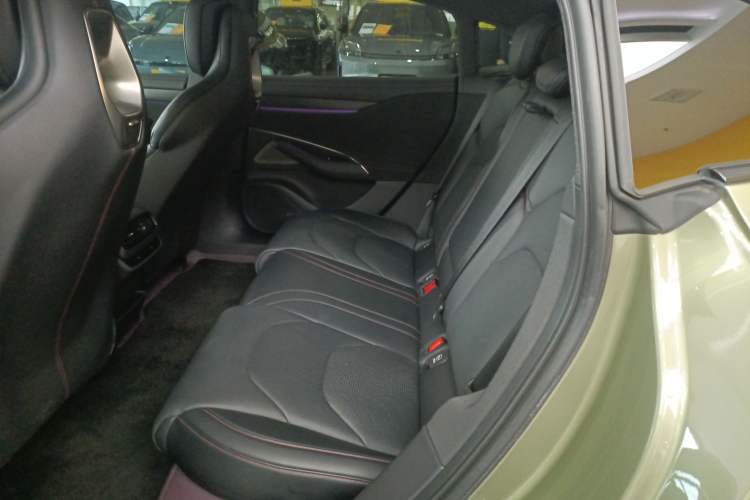 Used  SU7 2024 Rear-Drive Ultra-Long Range Advanced Pro-Level Intelligent Driving Version