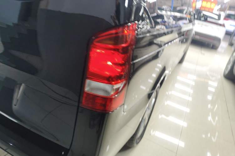 Used Mercedes-Benz Vito 2020 2.0T Elite Version 7 Seats
