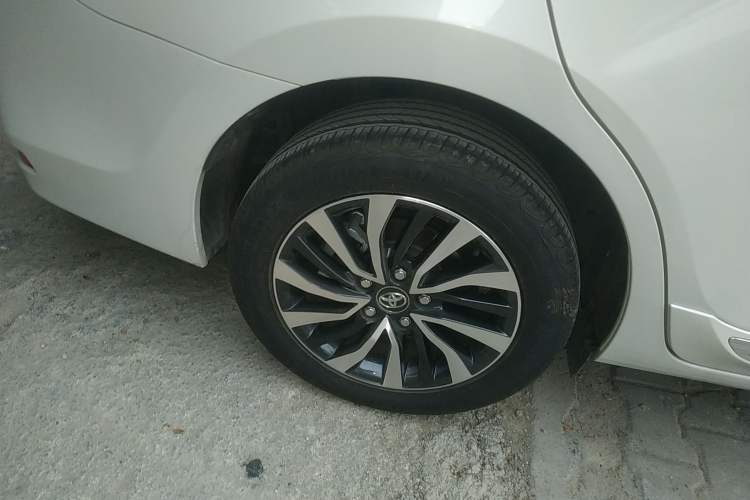 Used Toyota Corolla 2017 Revised Dual-Engine 1.8L E-CVT Elite Edition