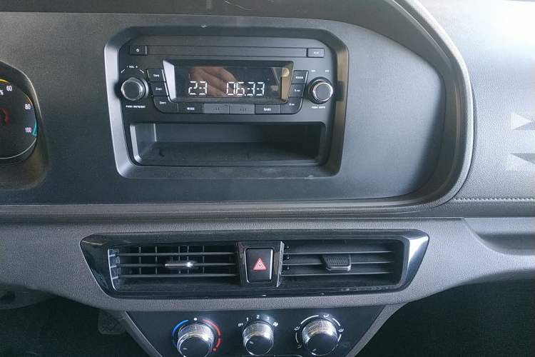 Used Ruichi EC71 2024 EC71L Cargo Pioneer I Model 41.85 kWh
