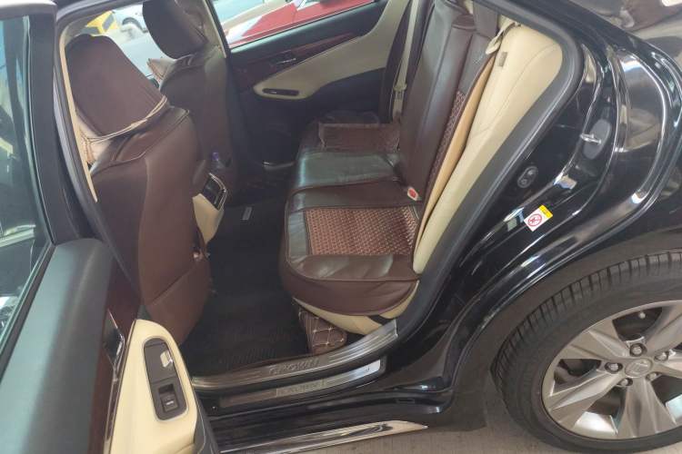 Used Toyota Crown 2015 2.5L Smart Edition
