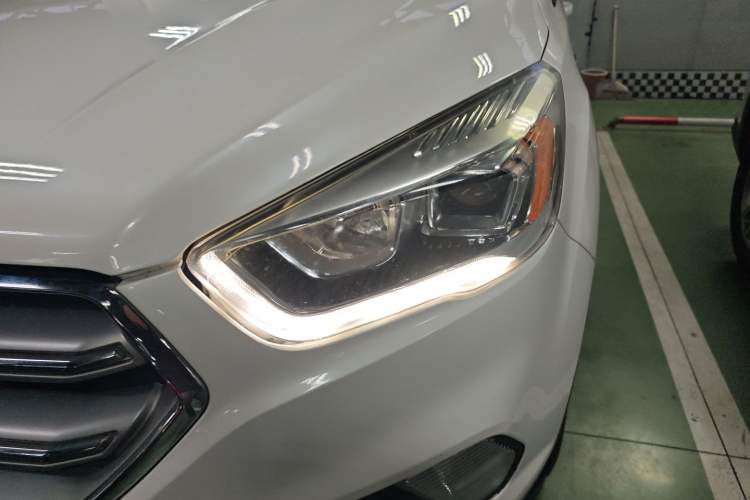 Used Ford Kuga 2017 EcoBoost 180 Two-Wheel-Drive Tiger Leap Model
