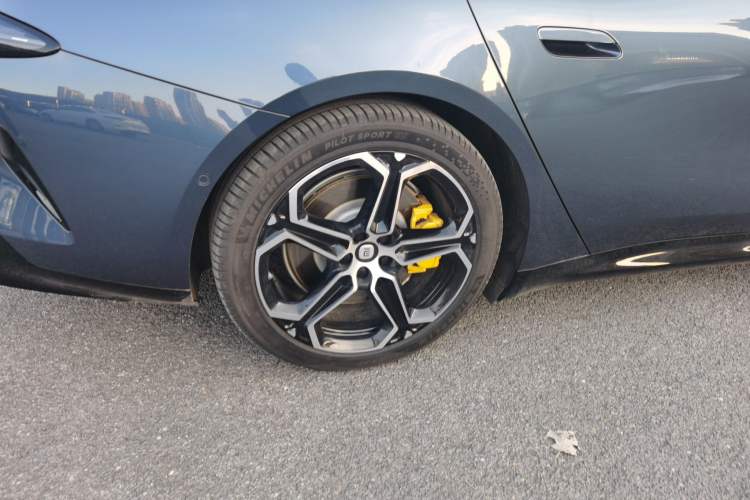 Used  SU7 2024 Four-Wheel Drive Ultra-Long Range Advanced Intelligent Driving Max Edition