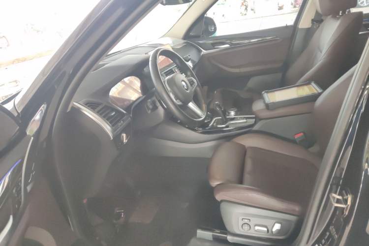 Used BMW X3 2020 xDrive30i Luxury Model with M Sport Package
