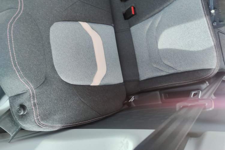 Used Chery QQ Ice Cream 2022 120km Conical Shape Lithium Iron Phosphate
