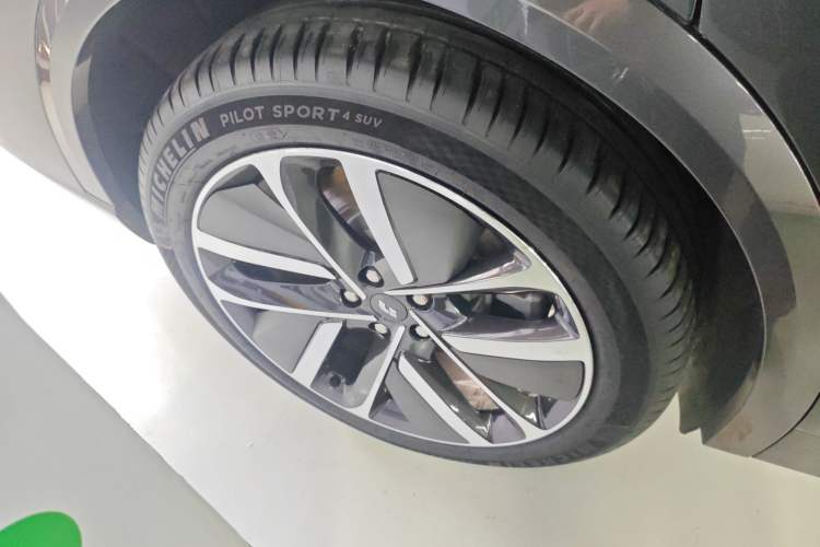 Used Li Auto L9 2022 Max model
