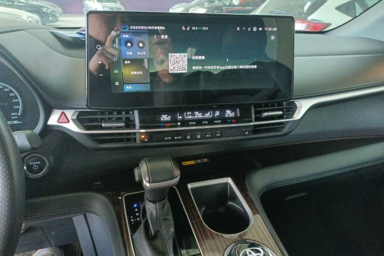 Used Toyota Granvia 2024 2.5L Hybrid Prestige PLUS Edition