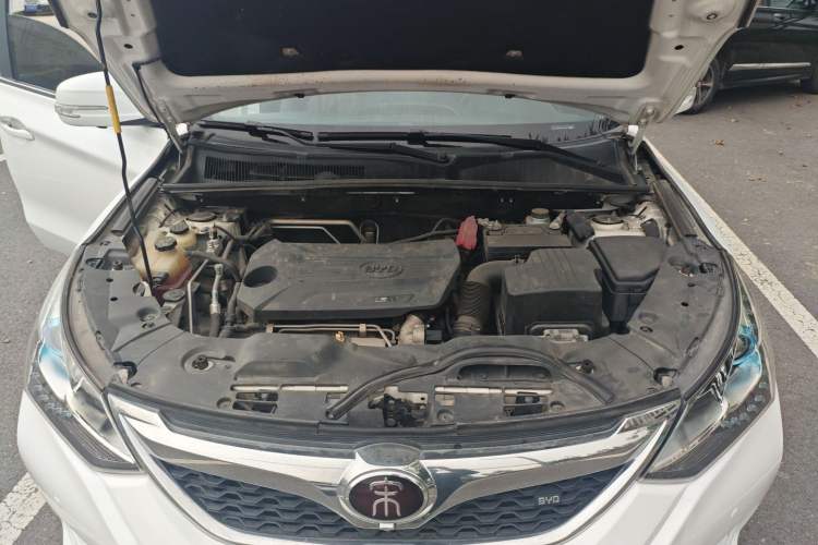 Used BYD Song 2017 Gaishi Upgrade Edition 1.5TI Manual Luxury Model
