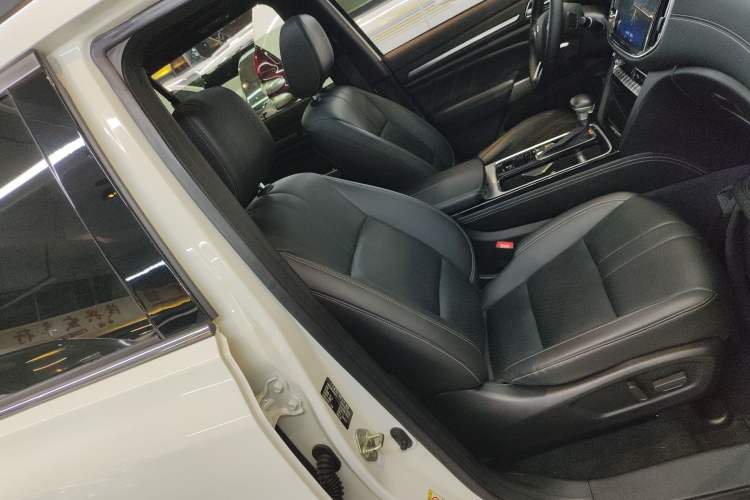 Used GAC Trumpchi GS8 2020 GS8S 390T Two-Wheel Drive Luxury Smart Connectivity Version
